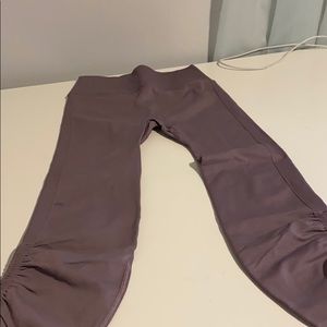 ONE TIME WEAR LULULEMON LEGGINGS